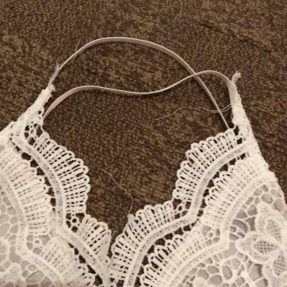 NWOT white lace and floral romper - Picture 3 of 3